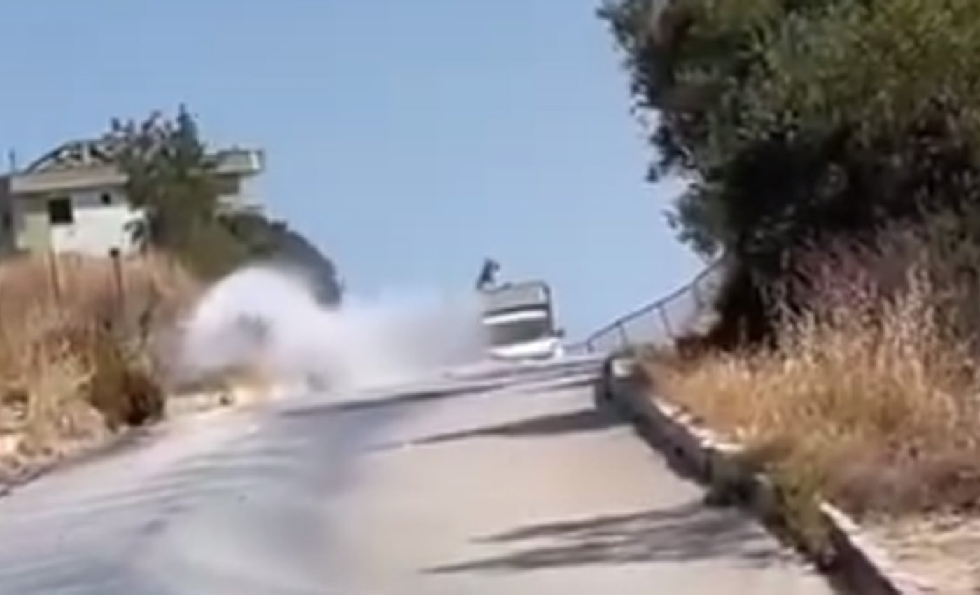 Kuşadası’nda bu kez ASKİ’nin su borusu patladı