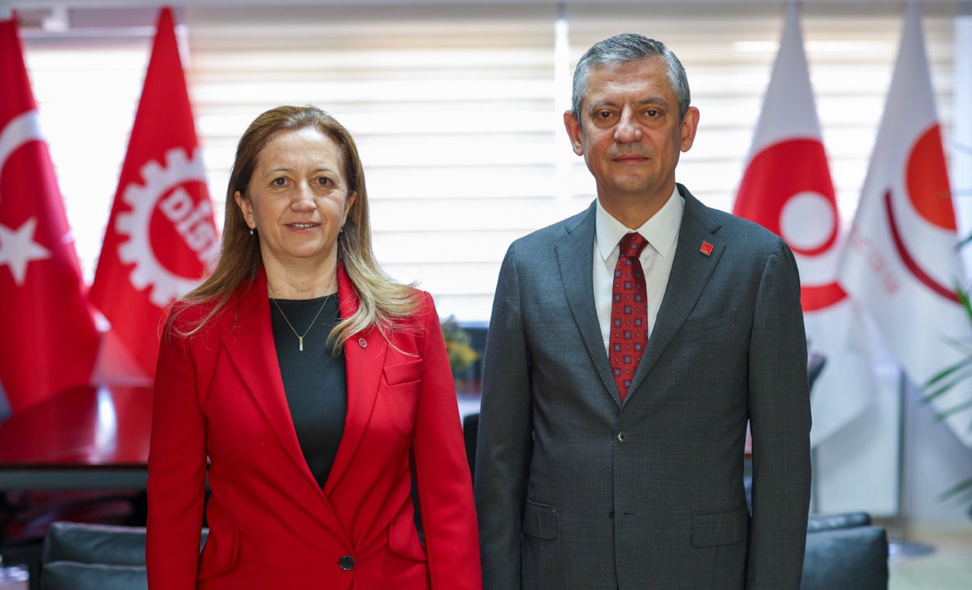 Özgür Özel, DİSK Genel Merkezi'ni ziyaret etti